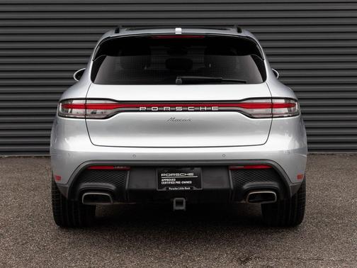 Dolomite Silver Metallic 2025 Porsche Macan Macan