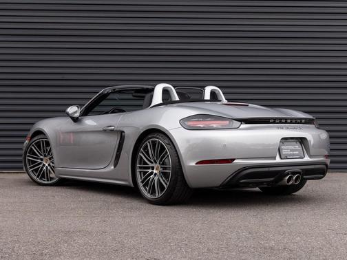 2024 Porsche 718 Boxster S