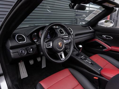 2024 Porsche 718 Boxster S