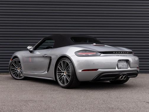 2024 Porsche 718 Boxster S