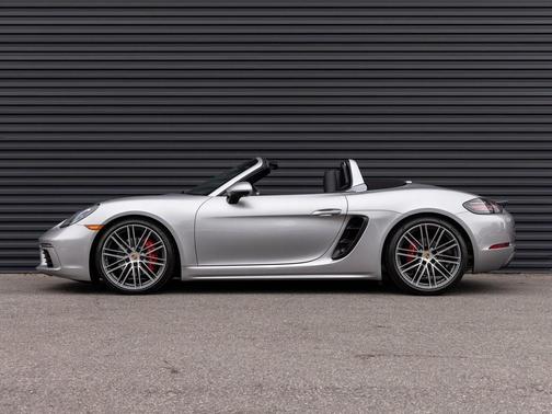 2024 Porsche 718 Boxster S