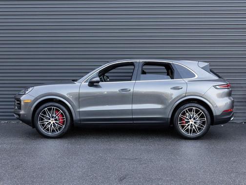 Quartzite Grey Metallic 2026 Porsche Cayenne Cayenne S