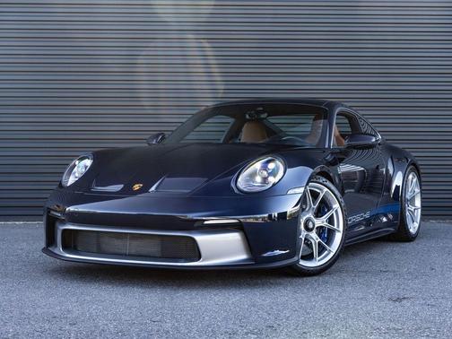 Paint to Sample: Dark Sapphire Metallic 2022 Porsche 911 GT3