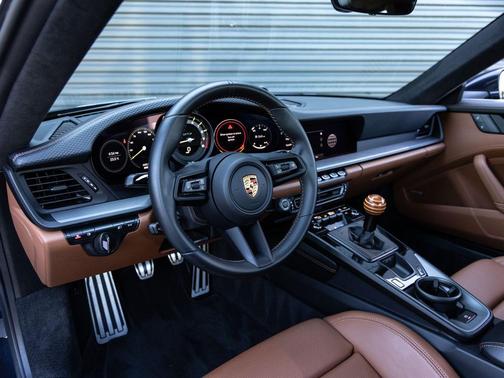 Paint to Sample: Dark Sapphire Metallic 2022 Porsche 911 GT3