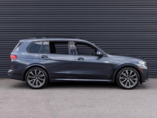 2021 BMW X7 M50i