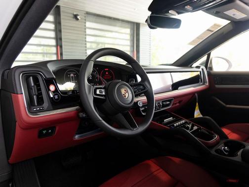 2026 Porsche Cayenne Base