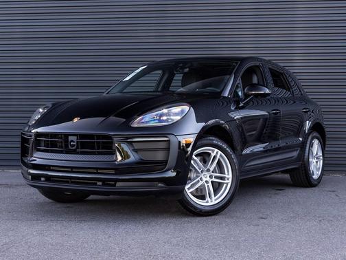 2025 Porsche Macan Base