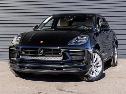 2025 Porsche Macan Base
