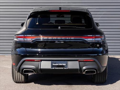 2025 Porsche Macan Base