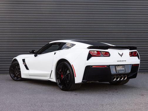 Arctic White 2019 Chevrolet Corvette Grand Sport