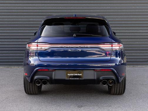 Gentian Blue Metallic 2025 Porsche Macan Macan