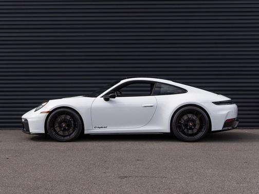 2025 Porsche 911 Carrera GTS