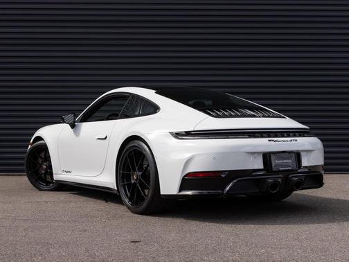 2025 Porsche 911 Carrera GTS