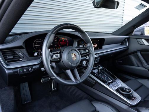 2025 Porsche 911 Carrera