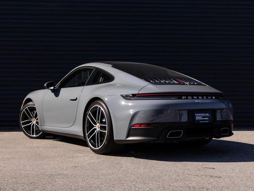 2025 Porsche 911 Carrera