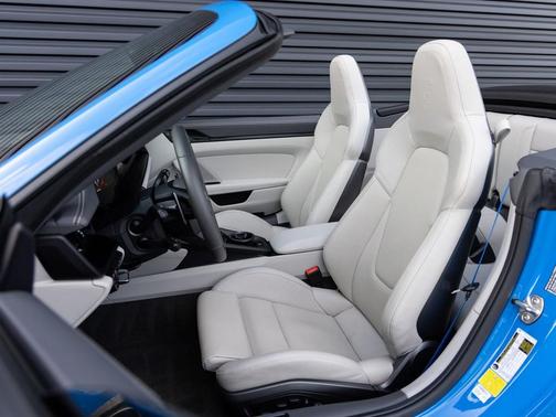 2023 Porsche 911 Carrera GTS