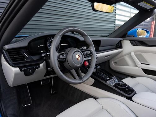 2023 Porsche 911 Carrera GTS