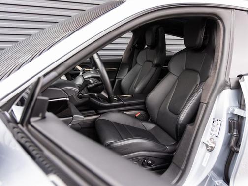 2020 Porsche Taycan Turbo