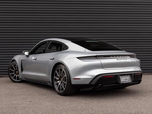 2020 Porsche Taycan Turbo