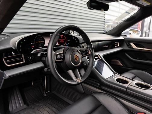 2020 Porsche Taycan Turbo