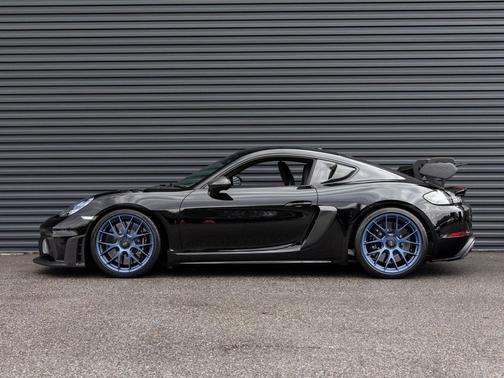 2023 Porsche 718 Cayman GT4 RS