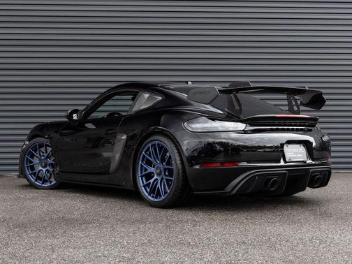 2023 Porsche 718 Cayman GT4 RS