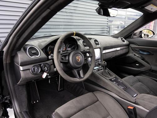 2023 Porsche 718 Cayman GT4 RS