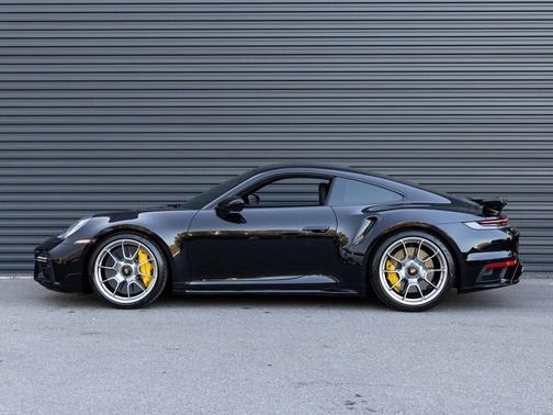 2025 Porsche 911 Turbo S
