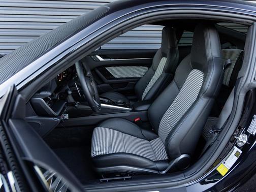 2025 Porsche 911 Turbo S