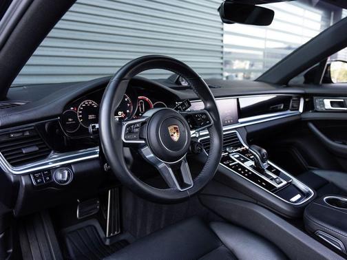 Black 2018 Porsche Panamera 4