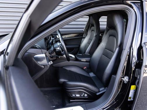 Black 2018 Porsche Panamera 4