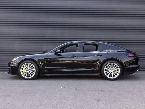 Black 2018 Porsche Panamera 4