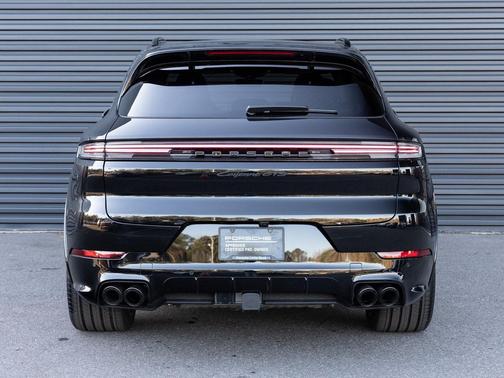 2025 Porsche Cayenne GTS