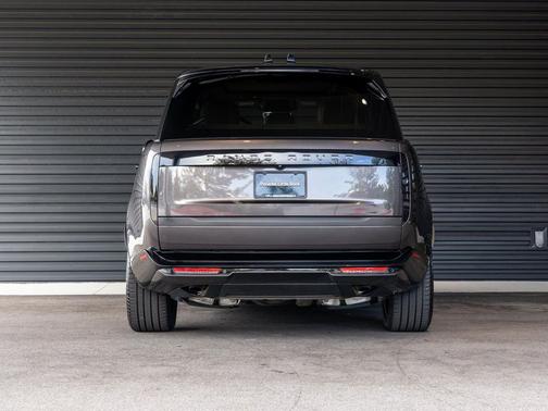 Black 2026 Land Rover Range Rover P550e SE