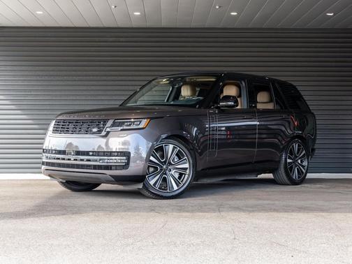 Black 2026 Land Rover Range Rover P550e SE