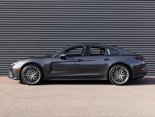 2024 Porsche Panamera Base