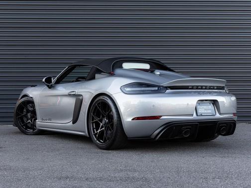 2025 Porsche 718 Spyder RS