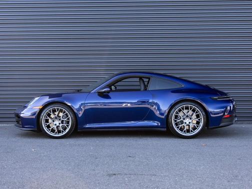 2025 Porsche 911 Carrera