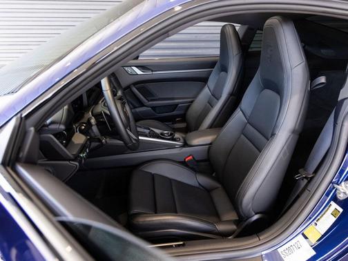 2025 Porsche 911 Carrera