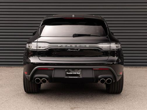 Jet Black Metallic 2026 Porsche Macan Macan