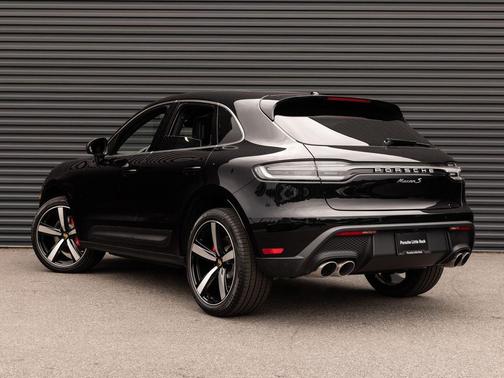Jet Black Metallic 2026 Porsche Macan Macan