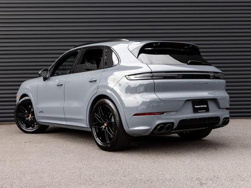 Arctic Grey 2026 Porsche Cayenne GTS