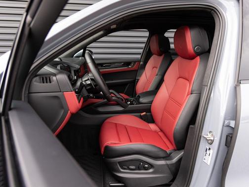 Arctic Grey 2026 Porsche Cayenne GTS