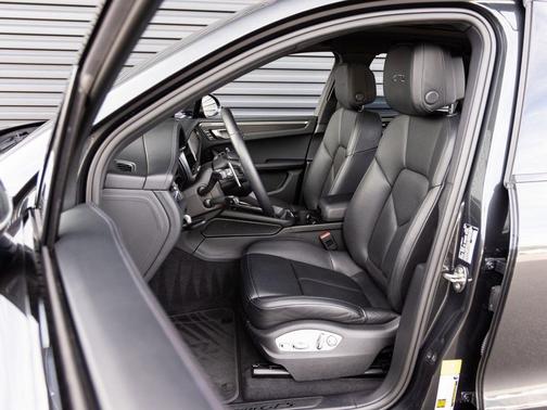 2023 Porsche Macan Macan GTS