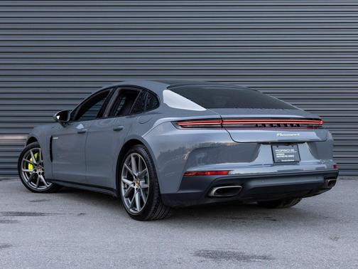 2025 Porsche Panamera Panamera 4 E-Hybrid