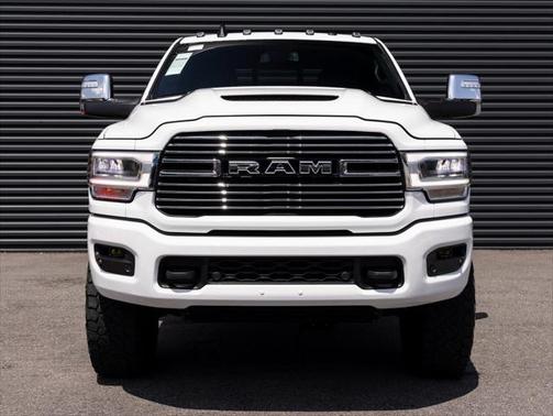 2023 RAM 2500 Laramie Crew Cab 4x4 6'4' Box