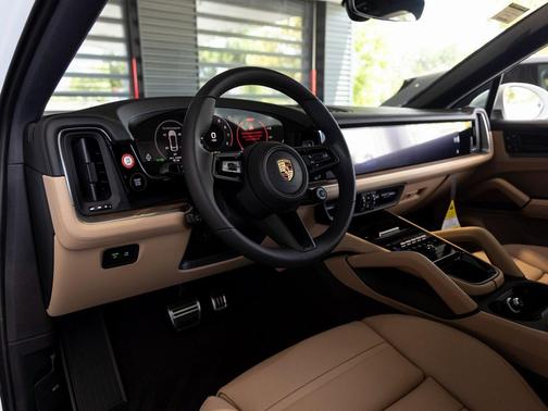 2025 Porsche Cayenne S
