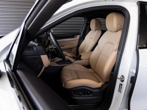 2025 Porsche Cayenne S