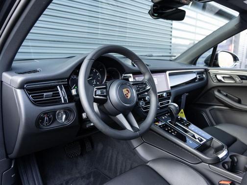 2026 Porsche Macan Macan