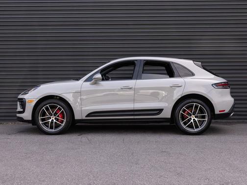 Chalk 2024 Porsche Macan Macan